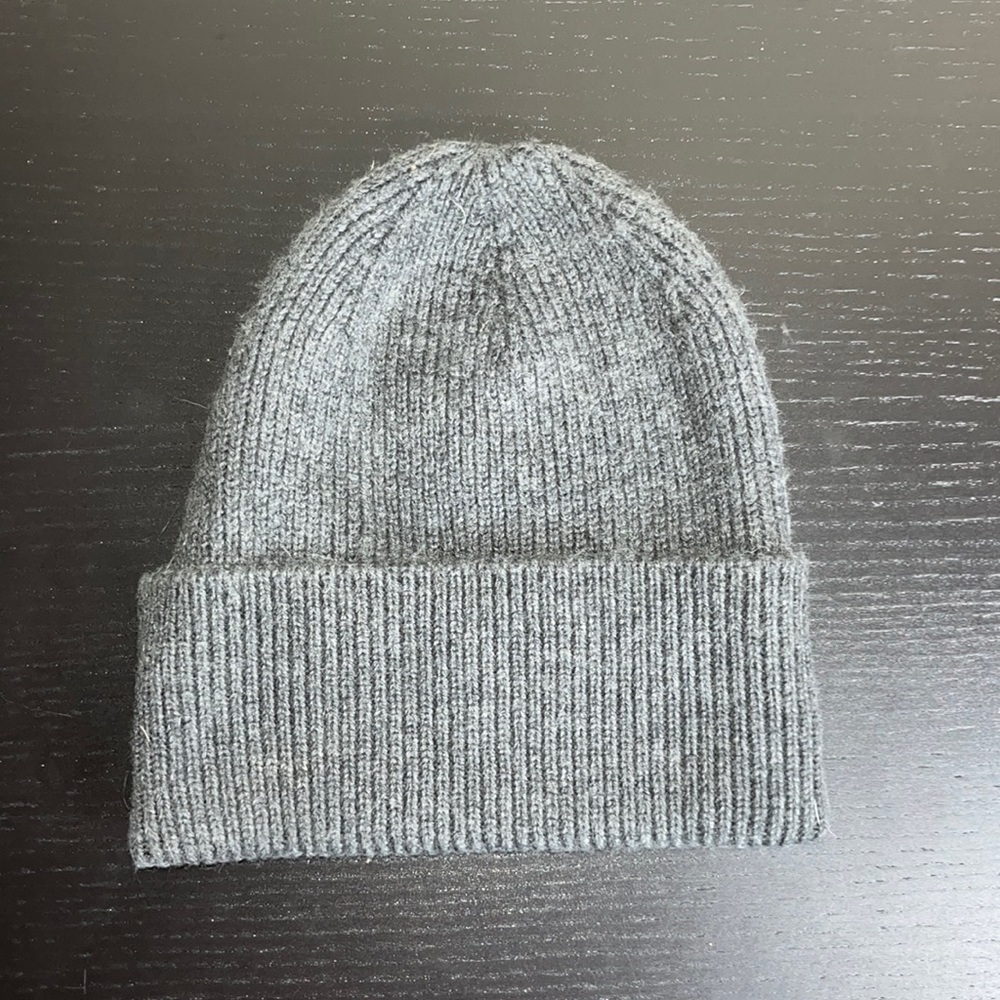 💎3/$30 - Amazon Essentials Gray Beanie